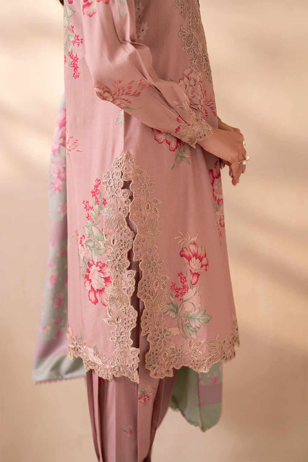 Iznik Lawn UE-339 Pink