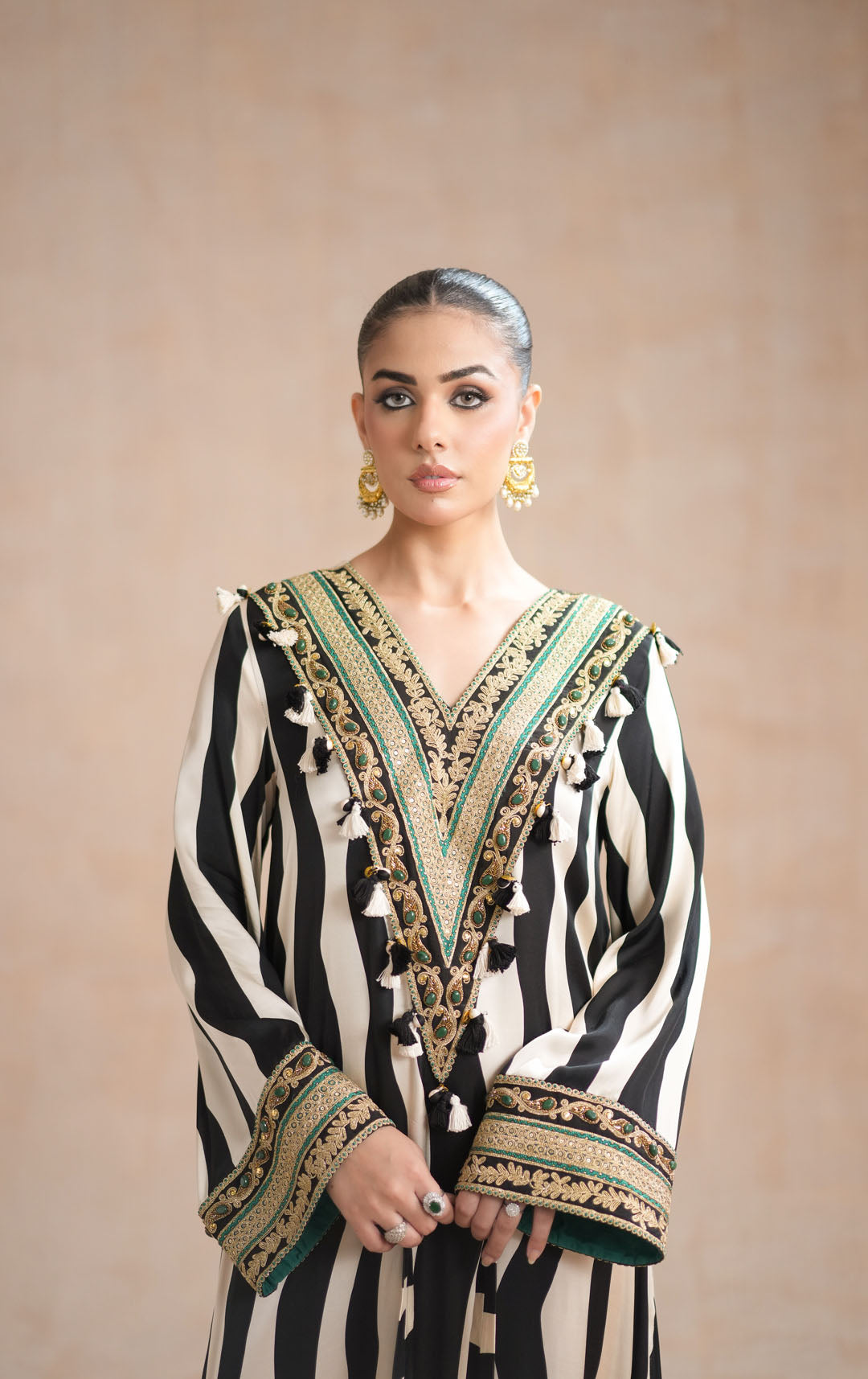 Amara & Sara | Black & White - Silk Collection