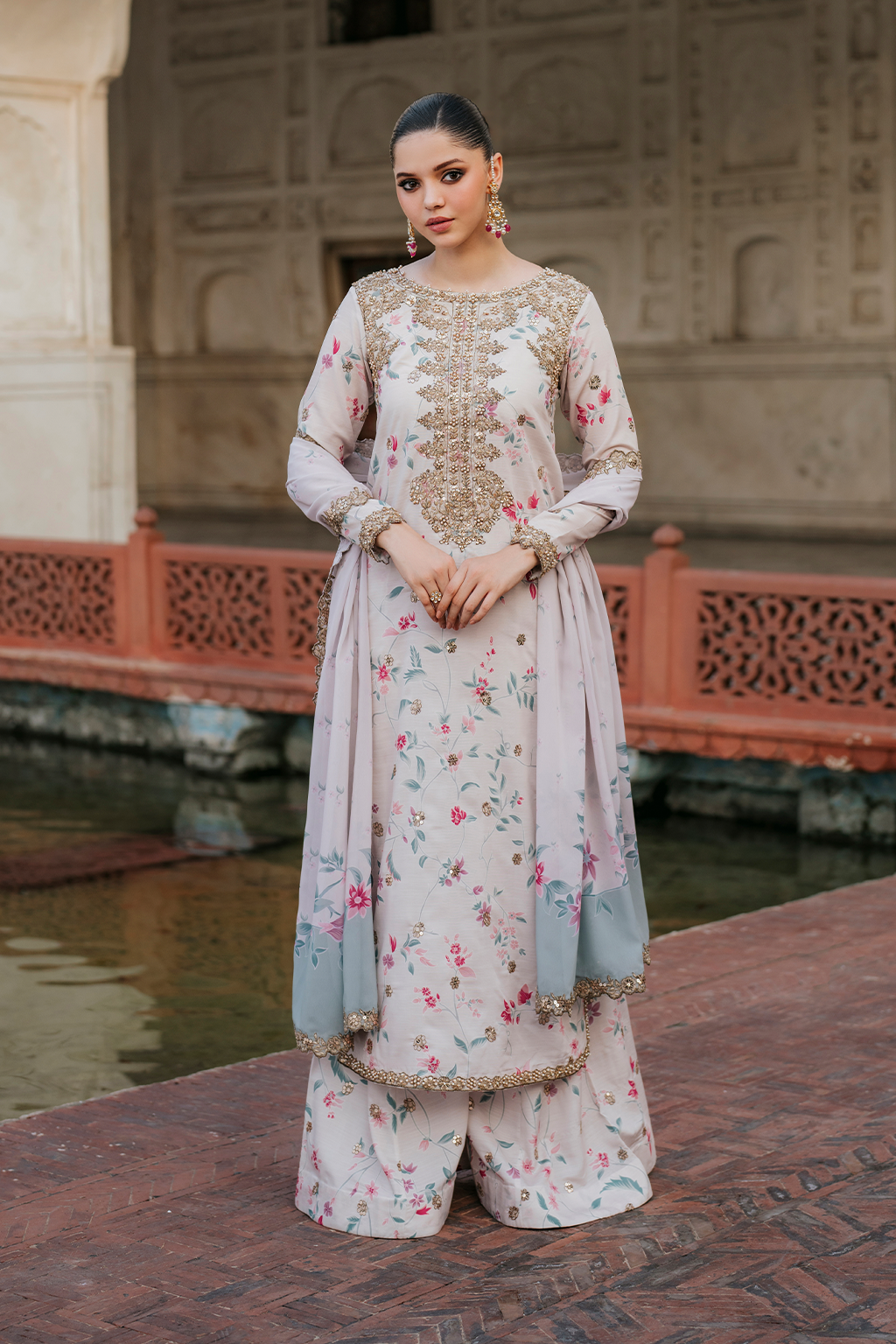 Iznik UE-318 | White - Lawn Collection