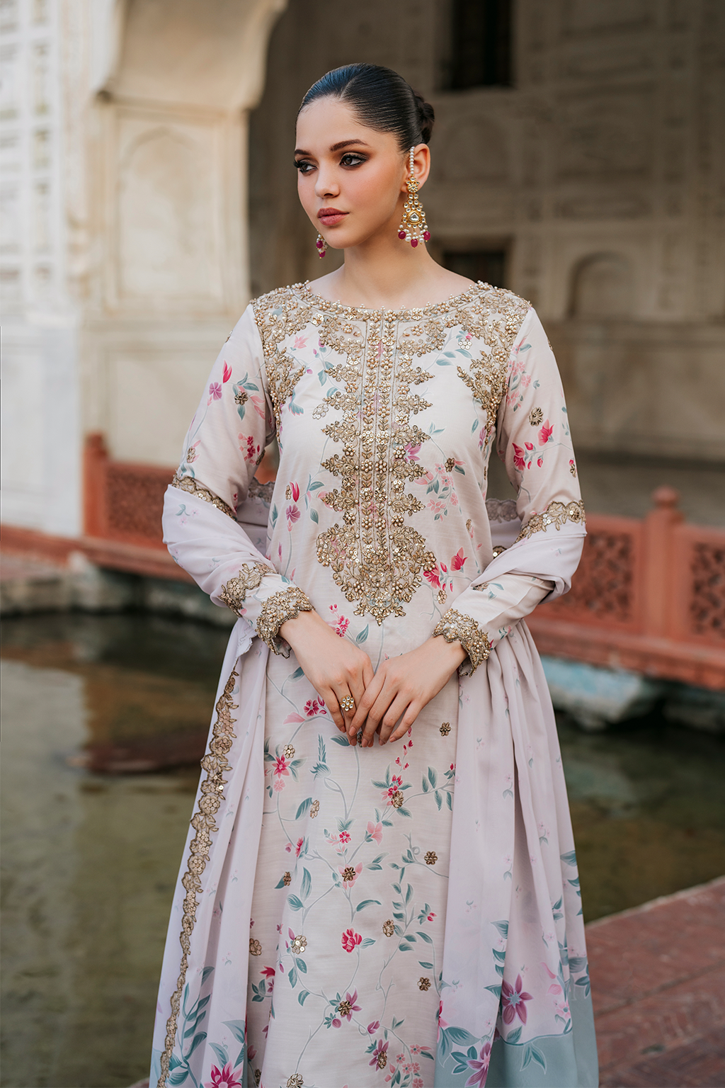 Iznik UE-318 | White - Lawn Collection
