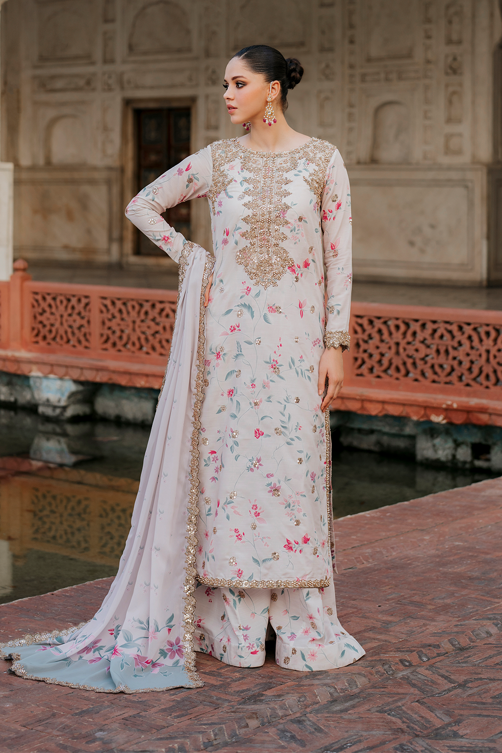 Iznik UE-318 | White - Lawn Collection