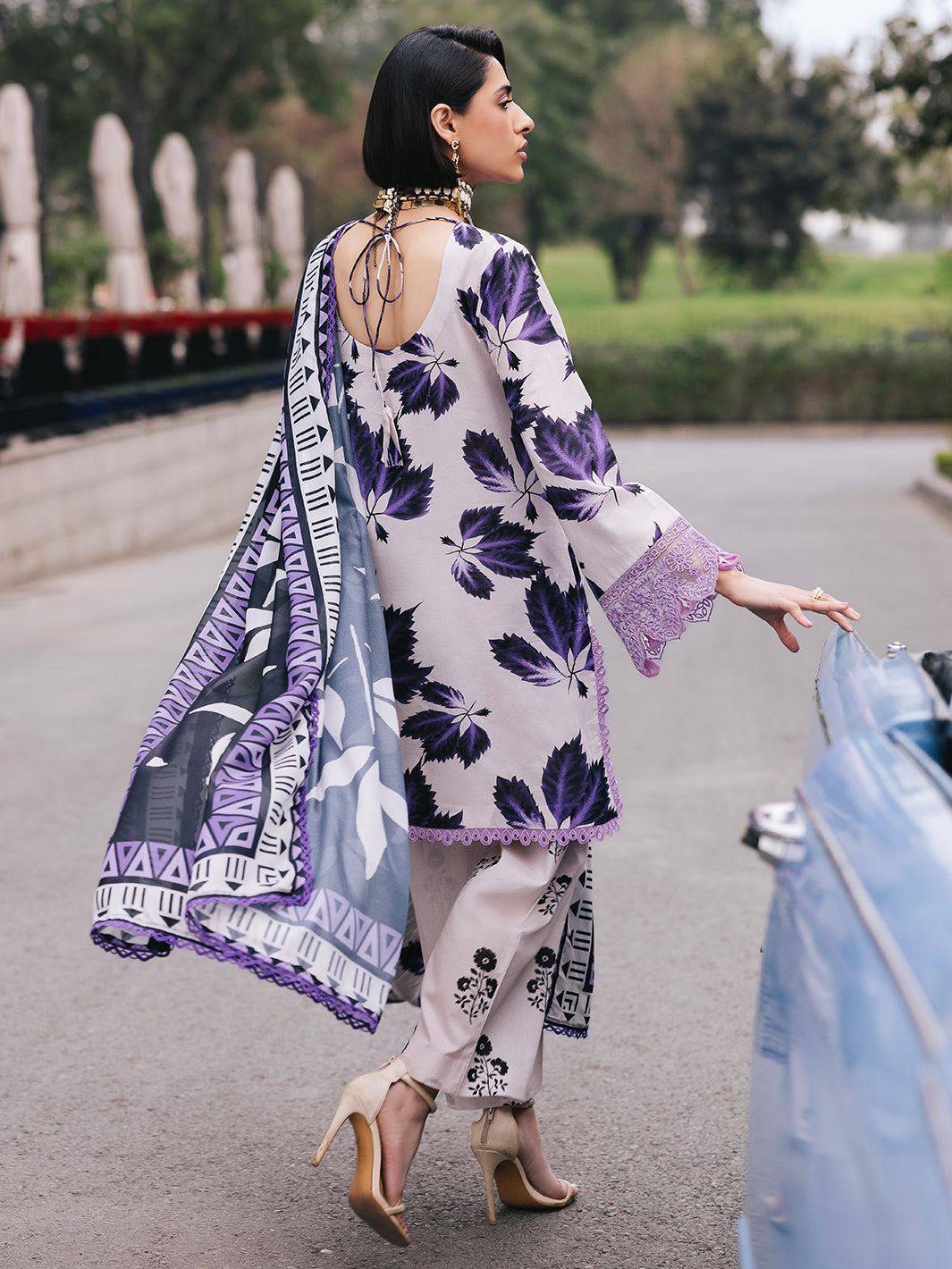 Mahnur | Lilac - Lawn Collection