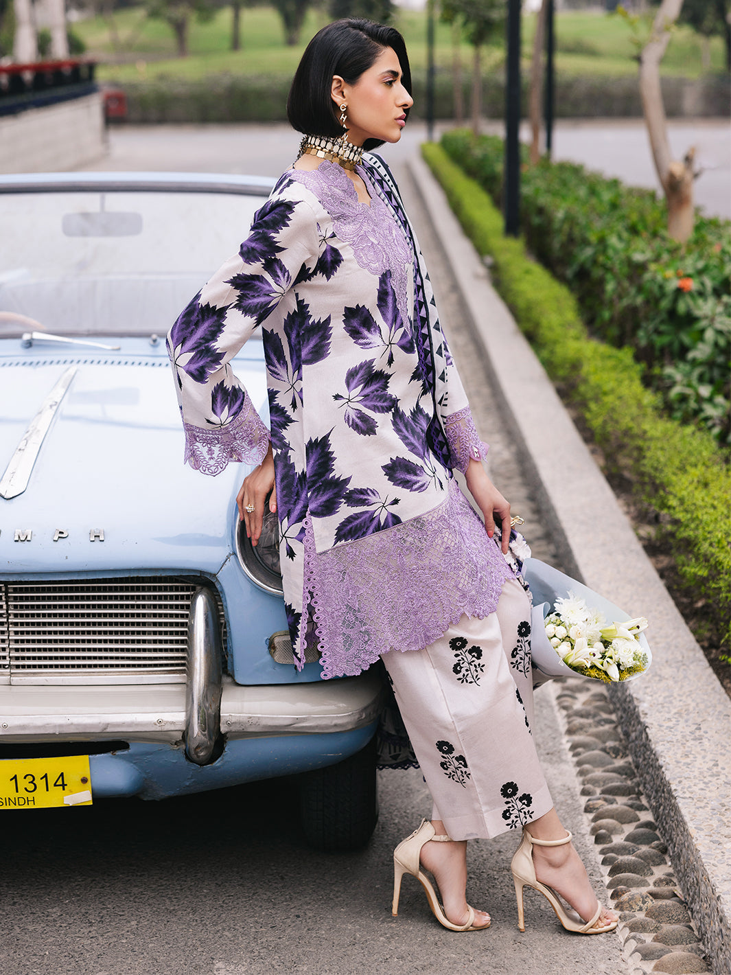 Mahnur | Lilac - Lawn Collection