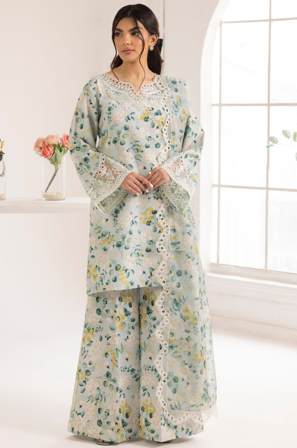 Mohangni- Green-3 Pc Lawn Printed with Patches & Organza Dupatta Un-stitched-UN2628