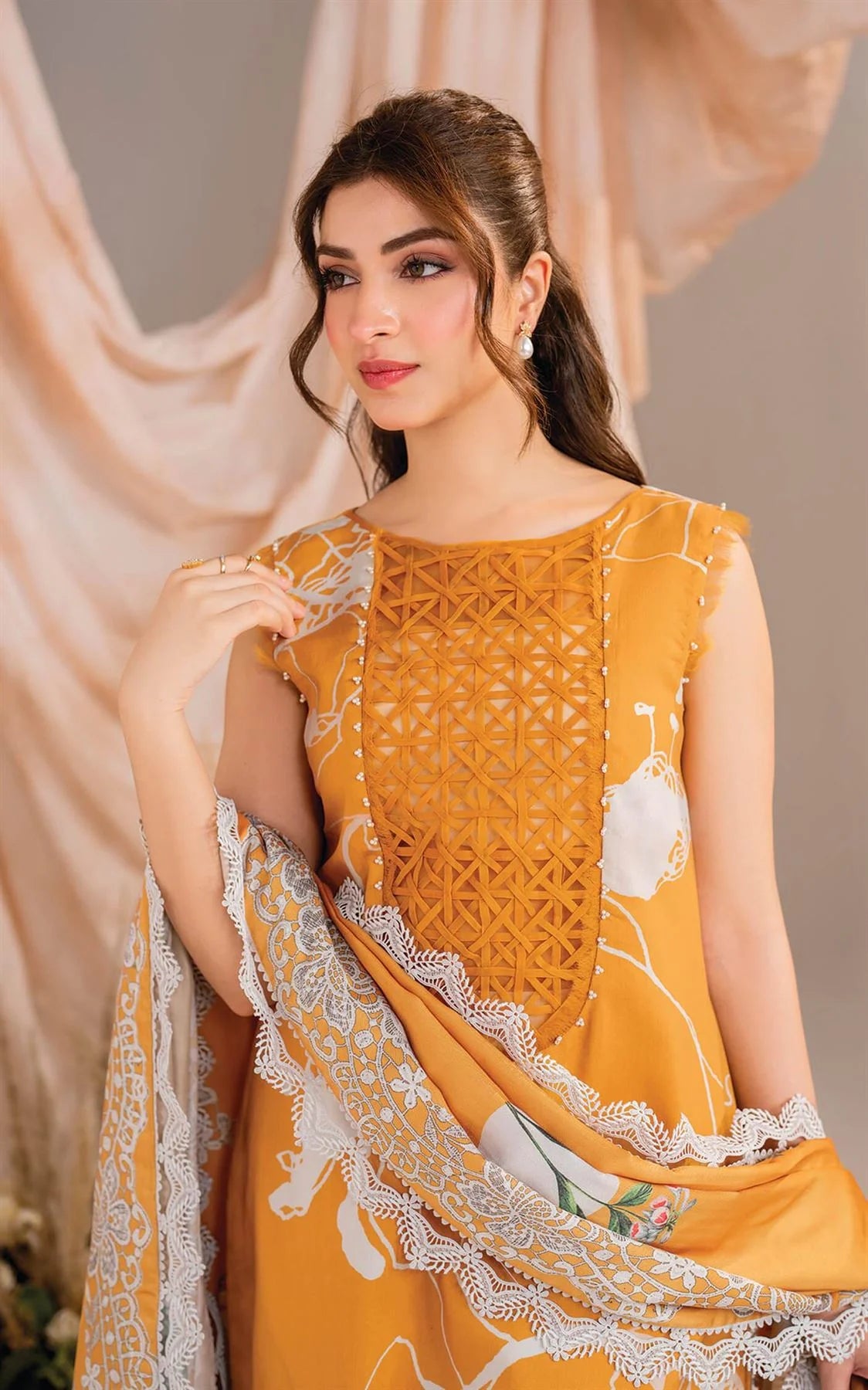 ASIFA NABEEL LUXURY LAWN COLLECTION UNSTITCH- Yellow