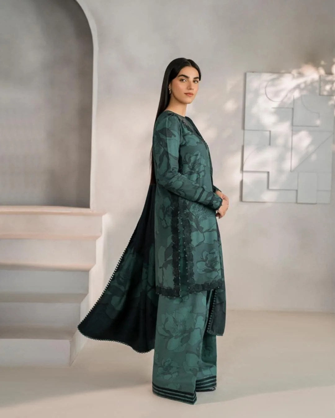 Iznik UE-352 | Bottle Gree - Embroidered Digital Printed Collection